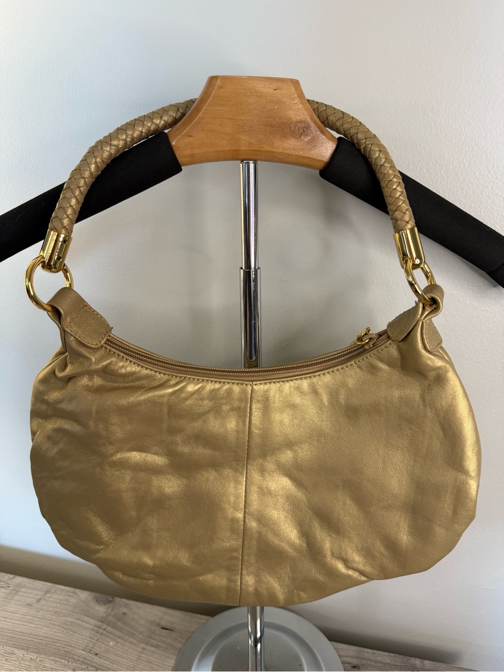 Great American Leatherworks Gold Leather Shoulder Bag - Picture 4 of 6